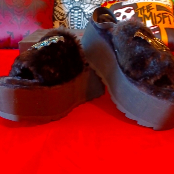 STRANGECULT BLACK SIZE 10 LILY BAT PLATFORMS WITH VELCRO/ELASTIC STRAP FURRY - Picture 2 of 16